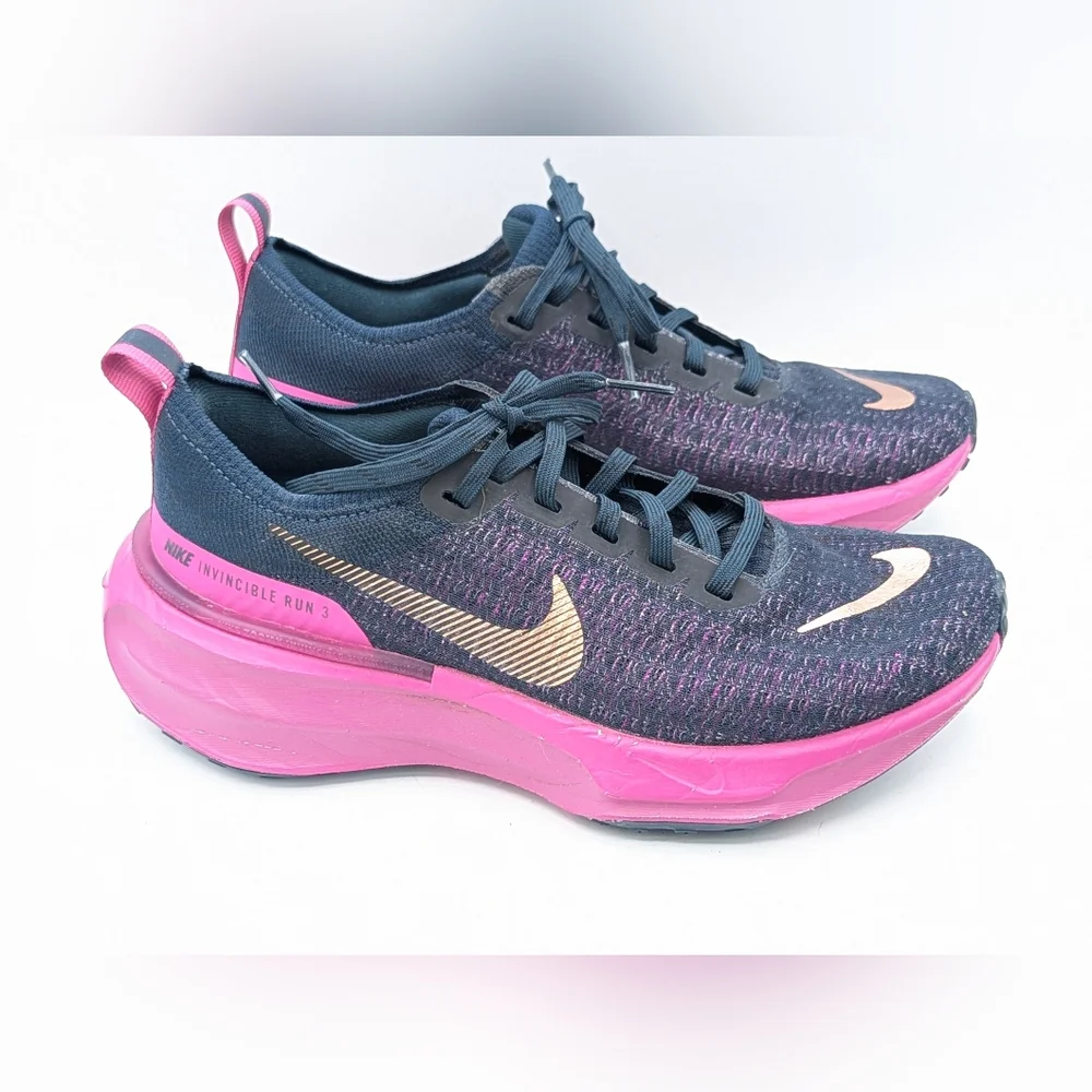 Nike Women's Navy and Pink Athletic Running Shoes